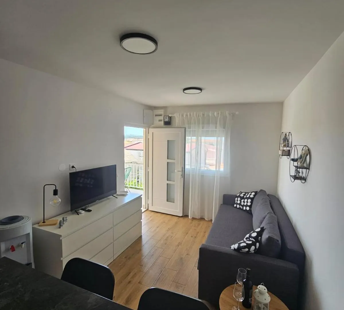 Apartment Apartman Ena Vir